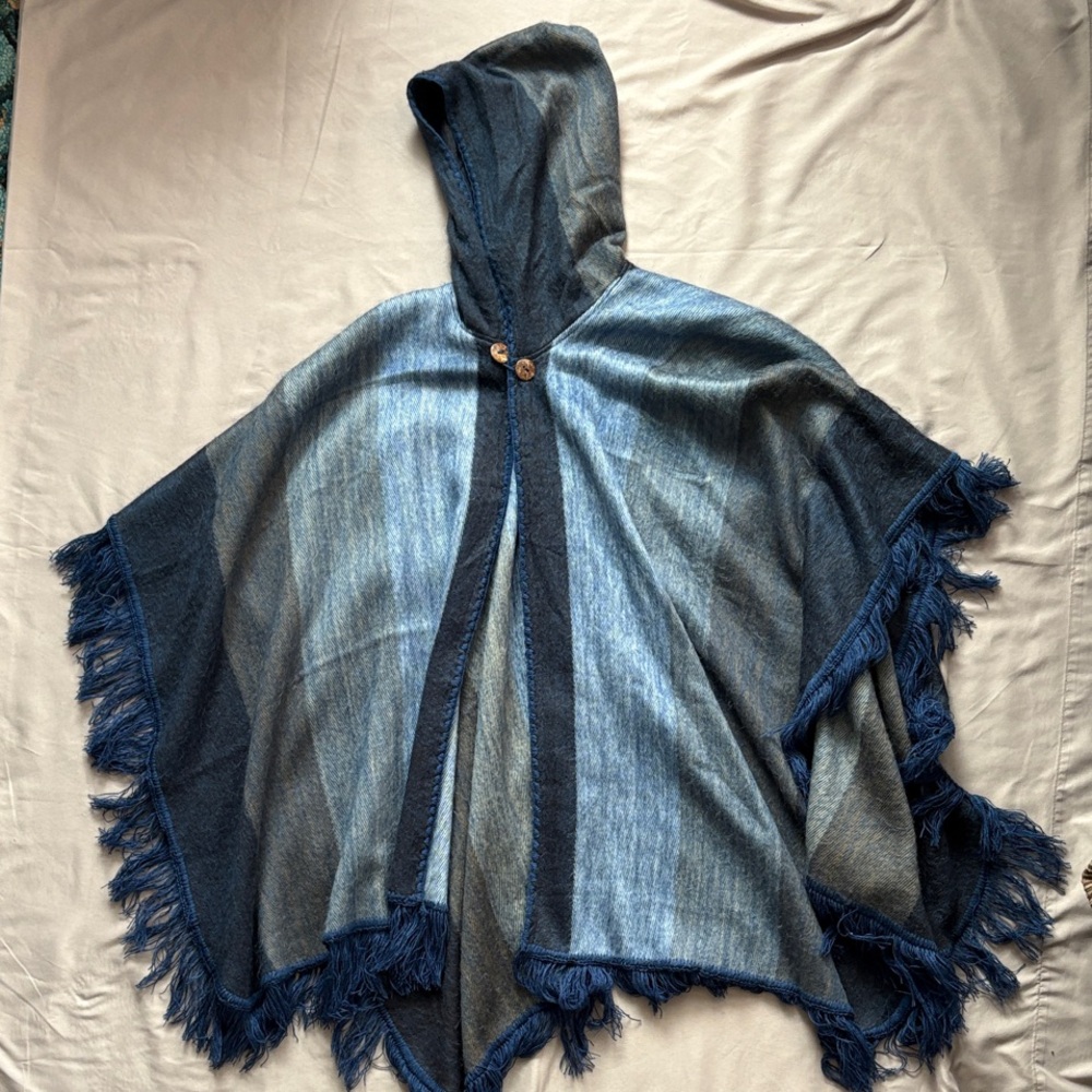 Native Arts Hand-Knit Wool Hooded Poncho With Fringe
